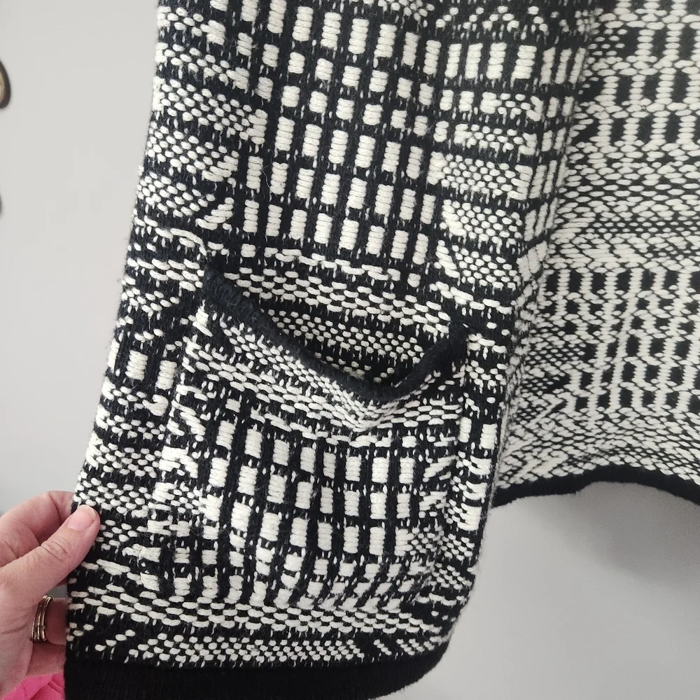 Anthropologie | Angel of The North black and white open sweater vest size Medium - Picture 3 of 8